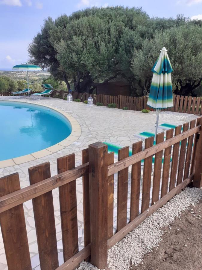 Gli Olivastri: Mediterranean Oasis with Pool and Sea View Aglientu Exterior photo